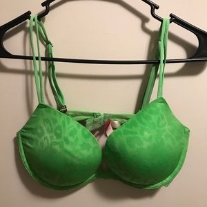 Green used Victoria’s Secret bra